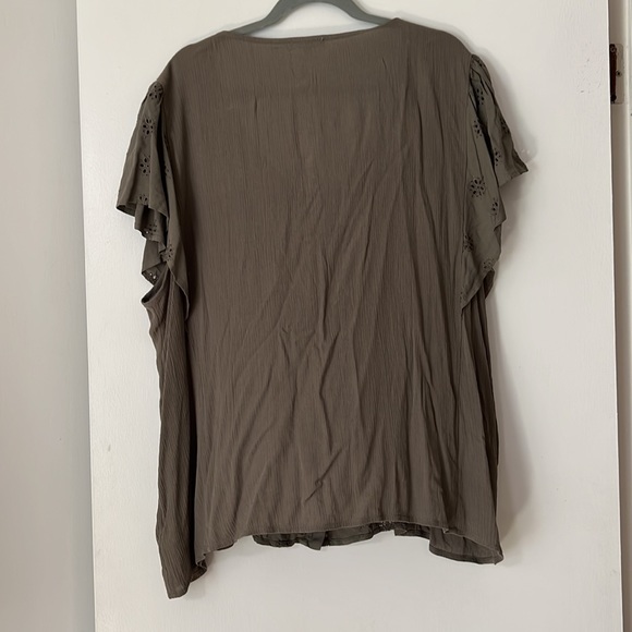 Green Maurice’s Top with flower lace front - Picture 2 of 4